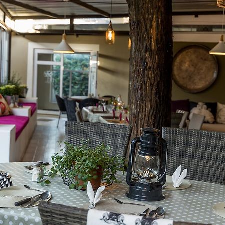 Village Boutique Hotel Otjiwarongo Exterior photo