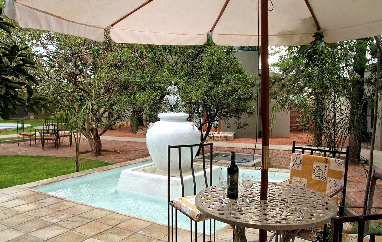 Village Boutique Hotel Otjiwarongo Exterior photo