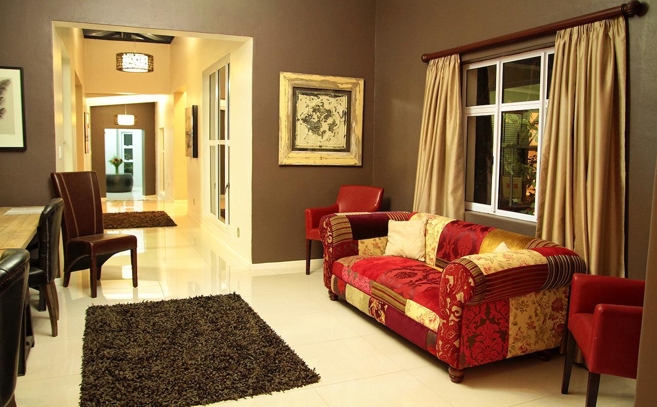 Village Boutique Hotel Otjiwarongo Exterior photo