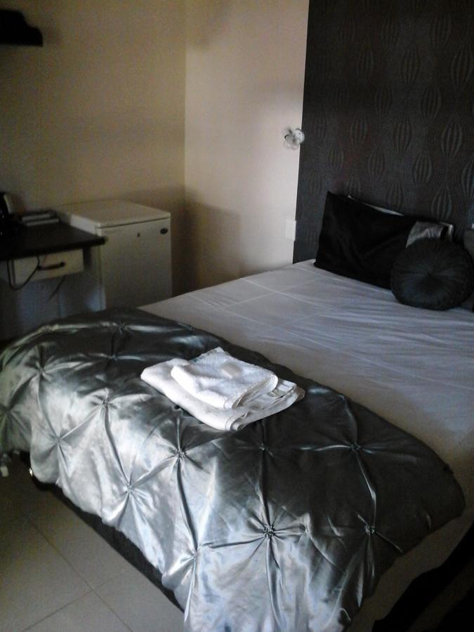Village Boutique Hotel Otjiwarongo Exterior photo