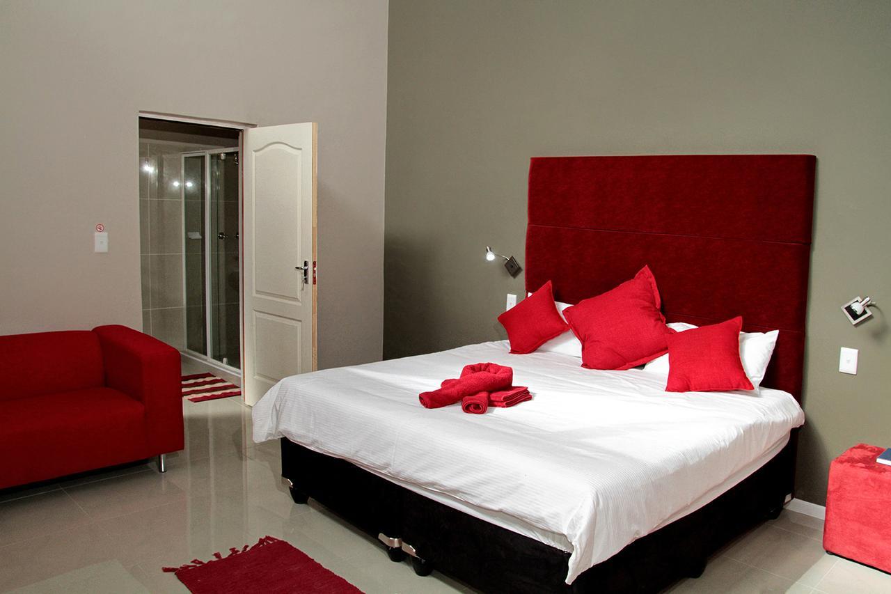 Village Boutique Hotel Otjiwarongo Exterior photo