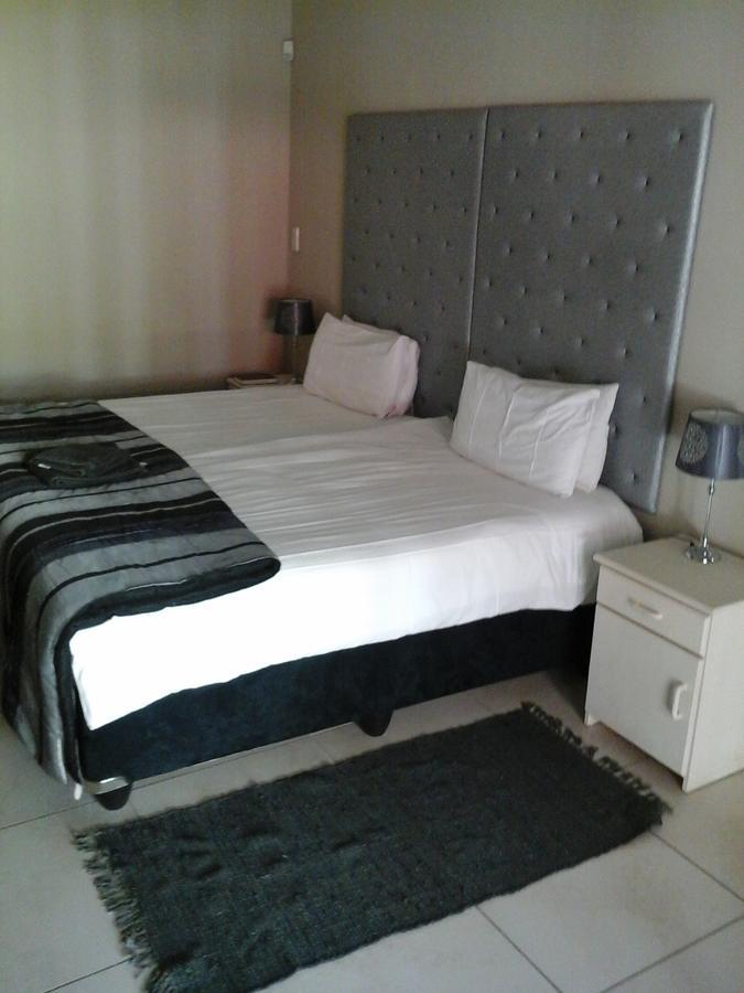 Village Boutique Hotel Otjiwarongo Exterior photo