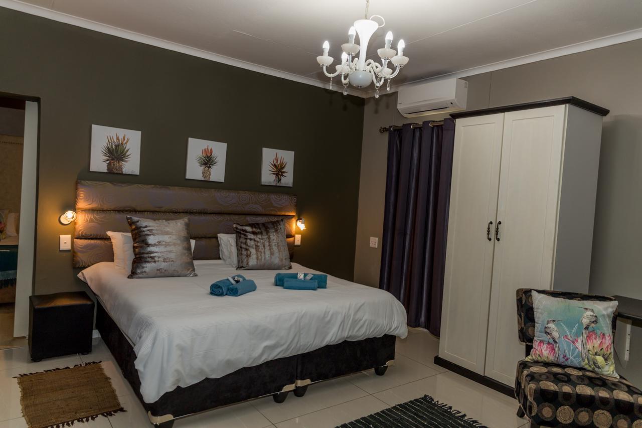 Village Boutique Hotel Otjiwarongo Exterior photo