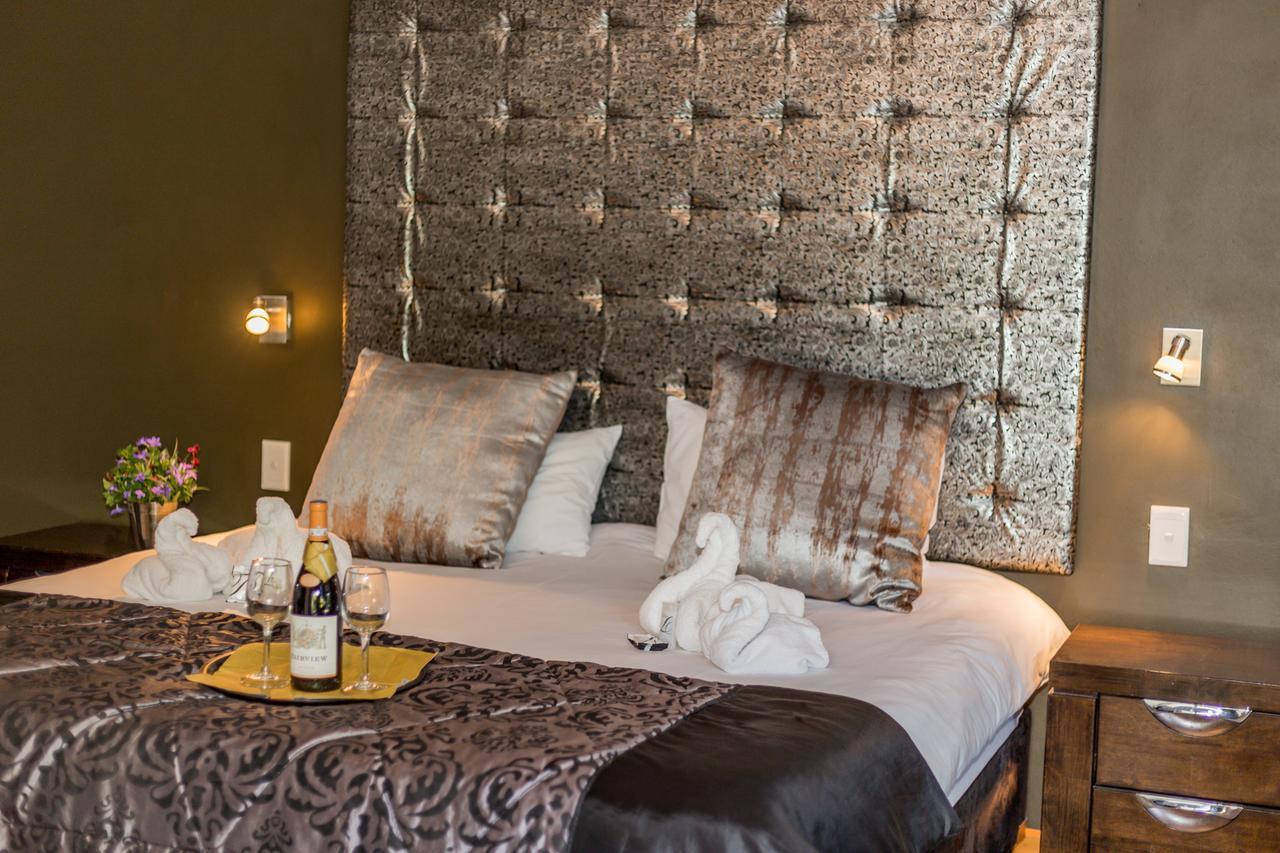 Village Boutique Hotel Otjiwarongo Exterior photo