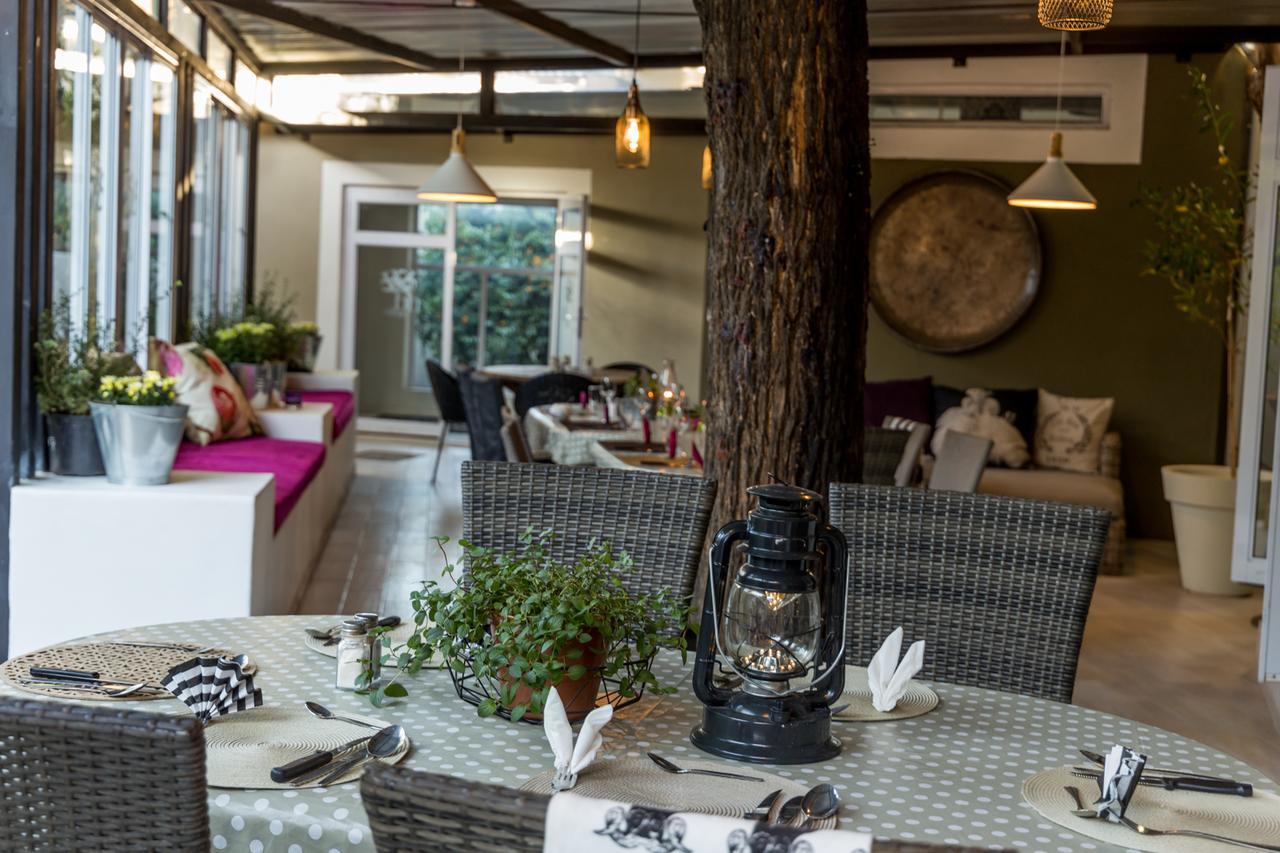 Village Boutique Hotel Otjiwarongo Exterior photo