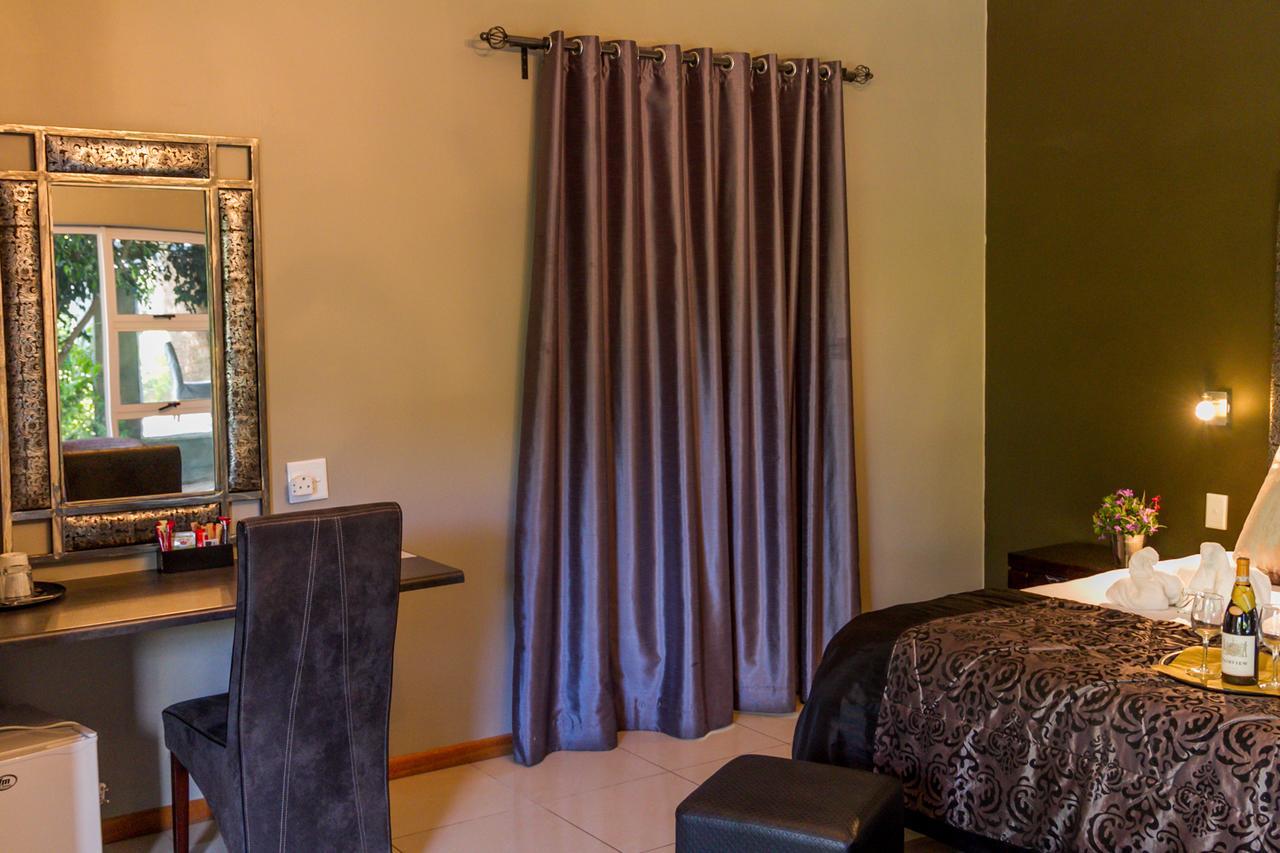 Village Boutique Hotel Otjiwarongo Exterior photo