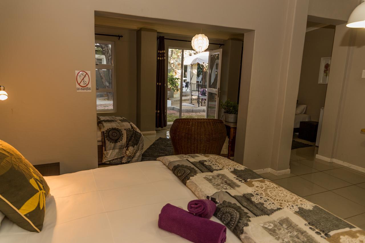 Village Boutique Hotel Otjiwarongo Exterior photo